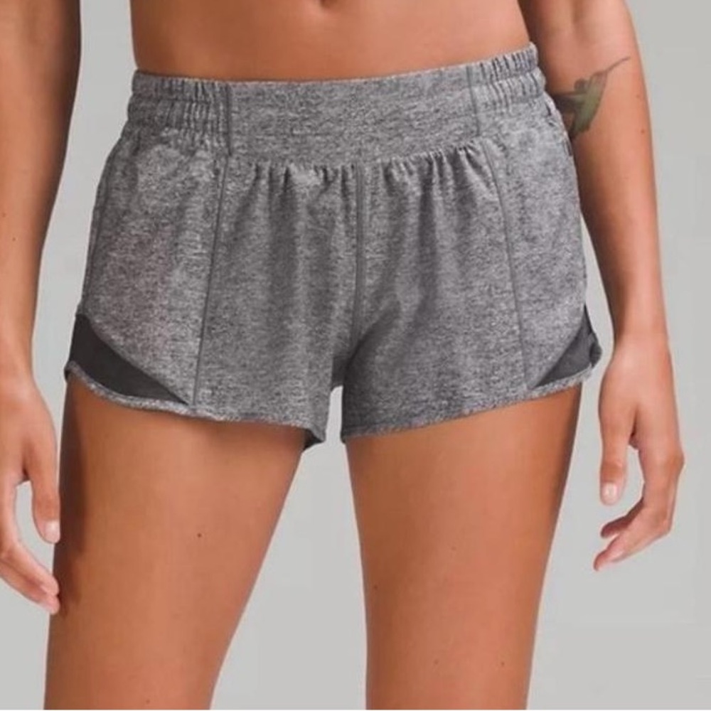 Lululemon Hotty Hot Low-Rise Lined Short 2.5"